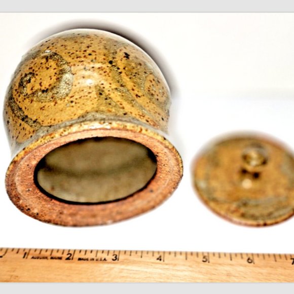 Antique Vintage Studio Pottery SIGNED Jar w/Lid Signed TC Small Sand Brown &Moss - Picture 5 of 7